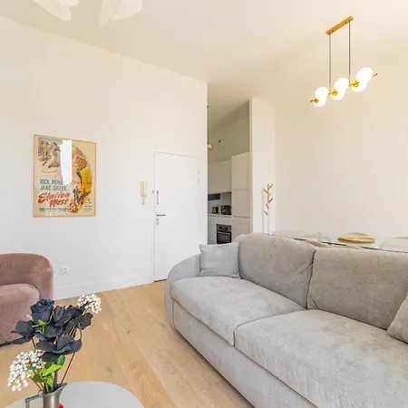 Place Pey Berland Avec Balcon Et Parking *