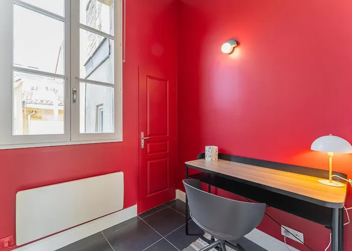 Place Pey Berland Avec Balcon Et Parking *