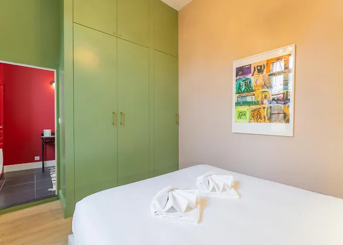 Place Pey Berland Avec Balcon Et Parking * Bordeaux