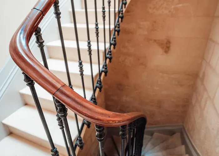 Place Pey Berland Avec Balcon Et Parking * Bordeaux