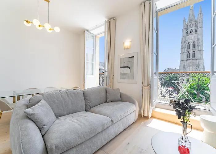 Place Pey Berland Avec Balcon Et Parking Apartment