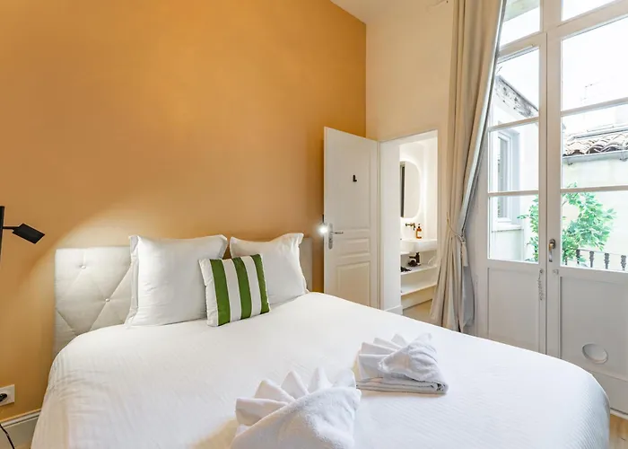 Place Pey Berland Avec Balcon Et Parking Bordeaux