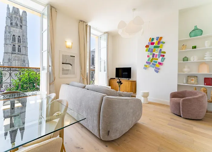 Place Pey Berland Avec Balcon Et Parking