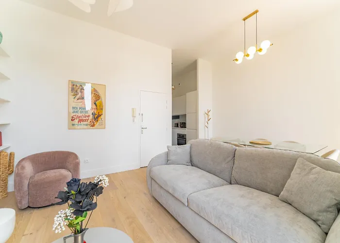 Place Pey Berland Avec Balcon Et Parking *