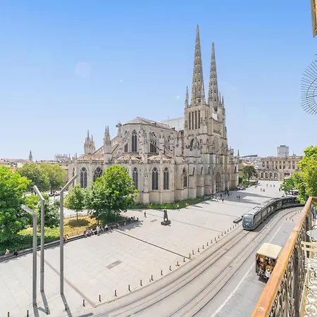 Place Pey Berland Avec Balcon Et Parking * Bordéus