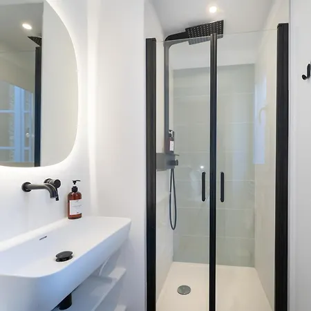 Place Pey Berland Avec Balcon Et Parking بوردو