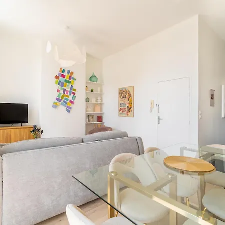 Place Pey Berland Avec Balcon Et Parking شقة بوردو